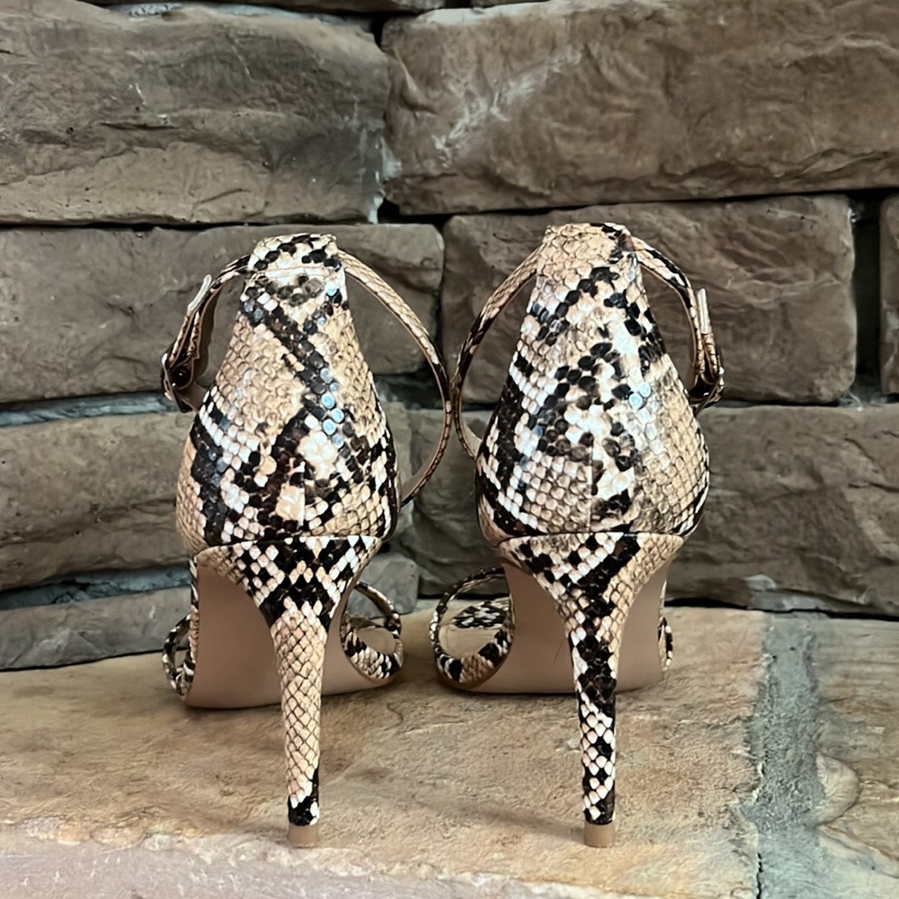 Steve Madden Stecia Snake Print Ankle Strap Pumps / SZ 10 - Picture 5 of 6